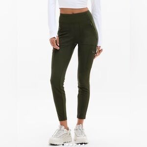 Athleta Headlands Hybrid High Rise Cargo Legging size 12 Aspen Olive 💚💚💚